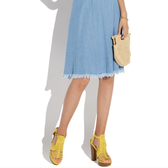 Shoe Dazzle Yellow Woven Platform Sandals - Picture 5 of 8